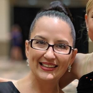 Meet your Posher, Della